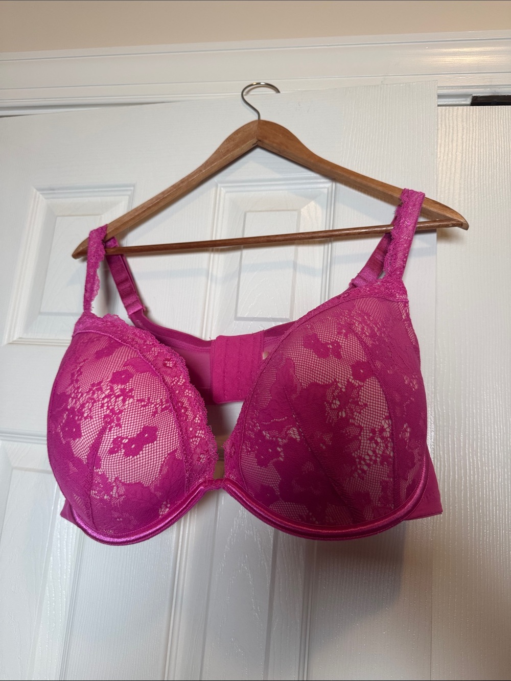 Cacique Fuchsia pink Lace Underwire Bra - Women Intimates size 44D